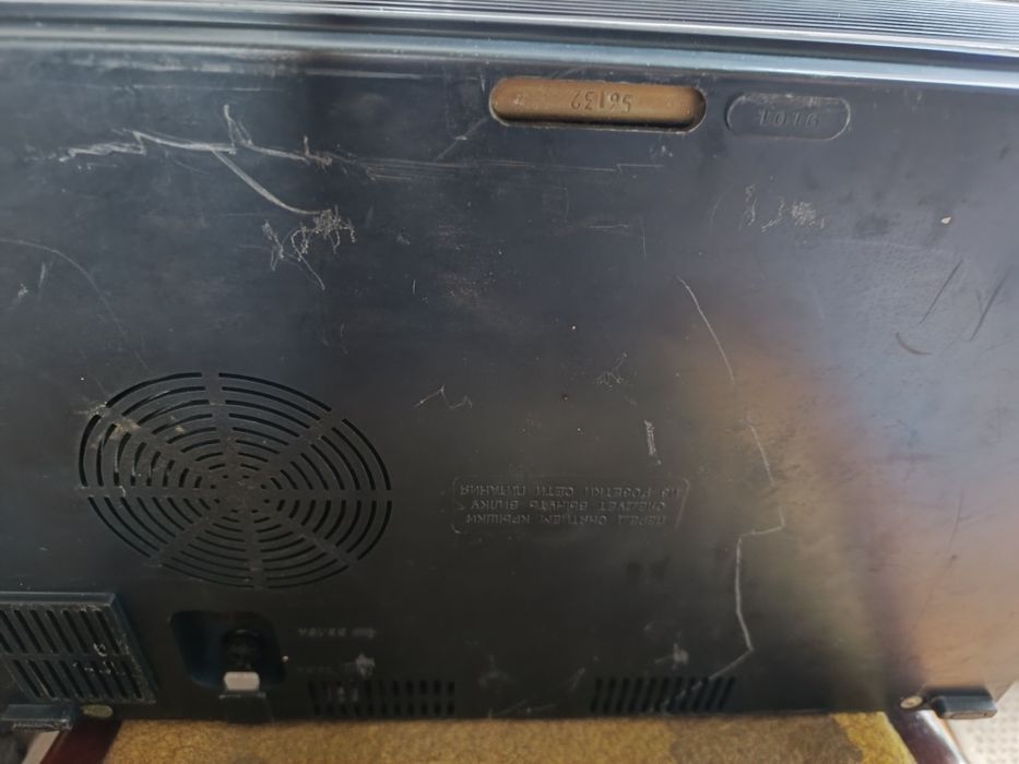 Магнитофон Elfa.