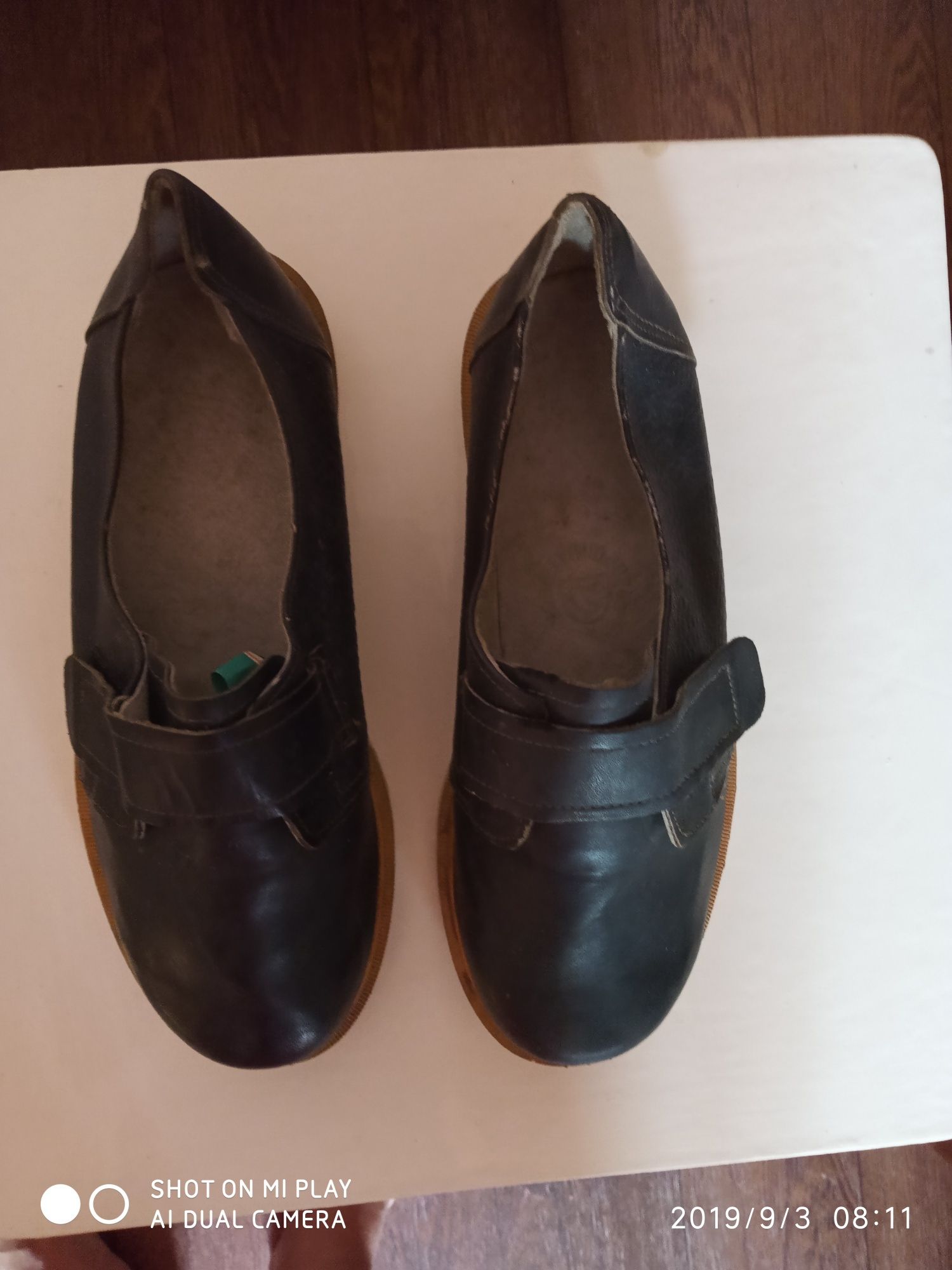 Продам рабочую мужскую обувь и кожаные детские туфли
