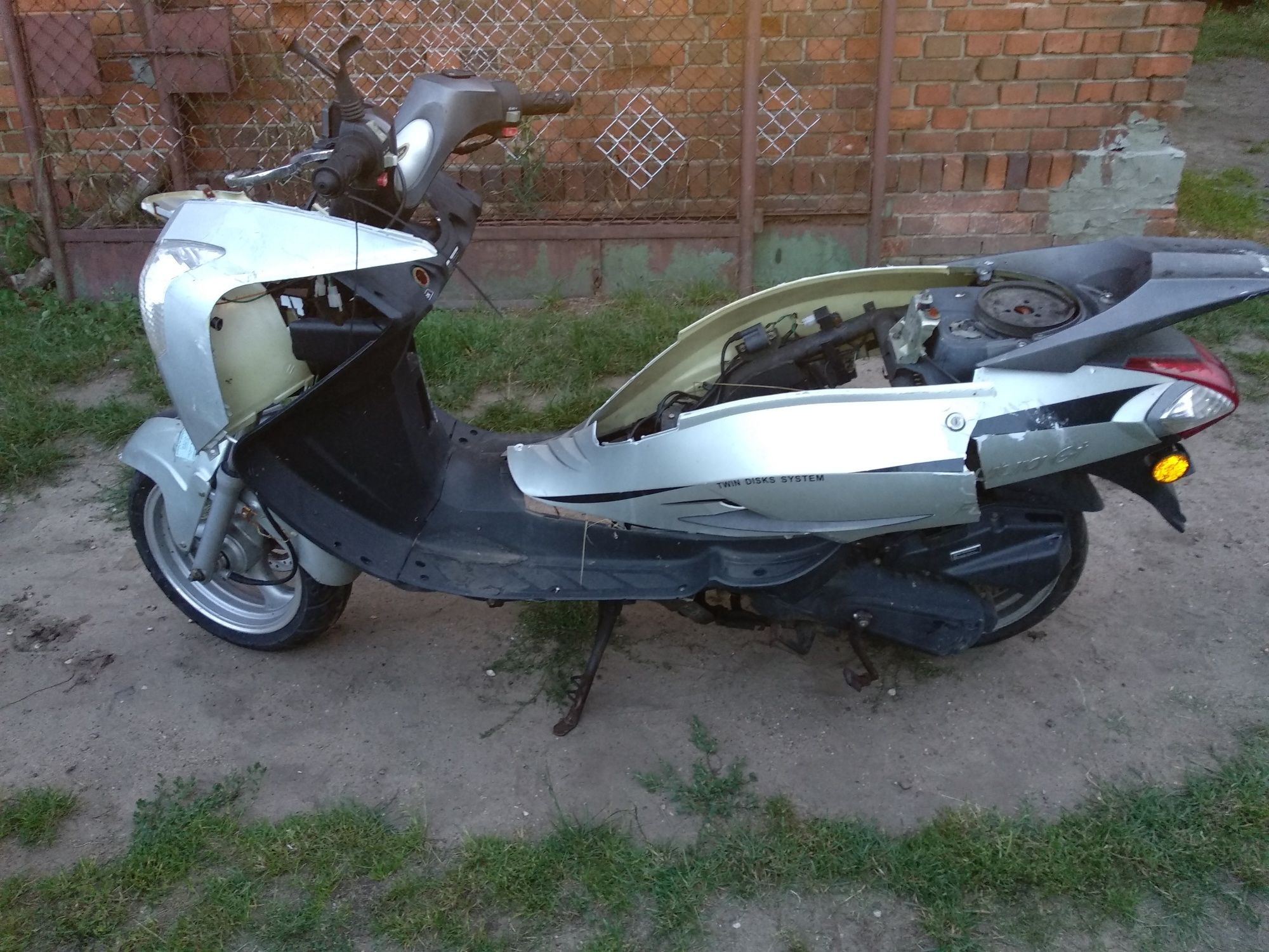 Futura GT 125 gy6 na części