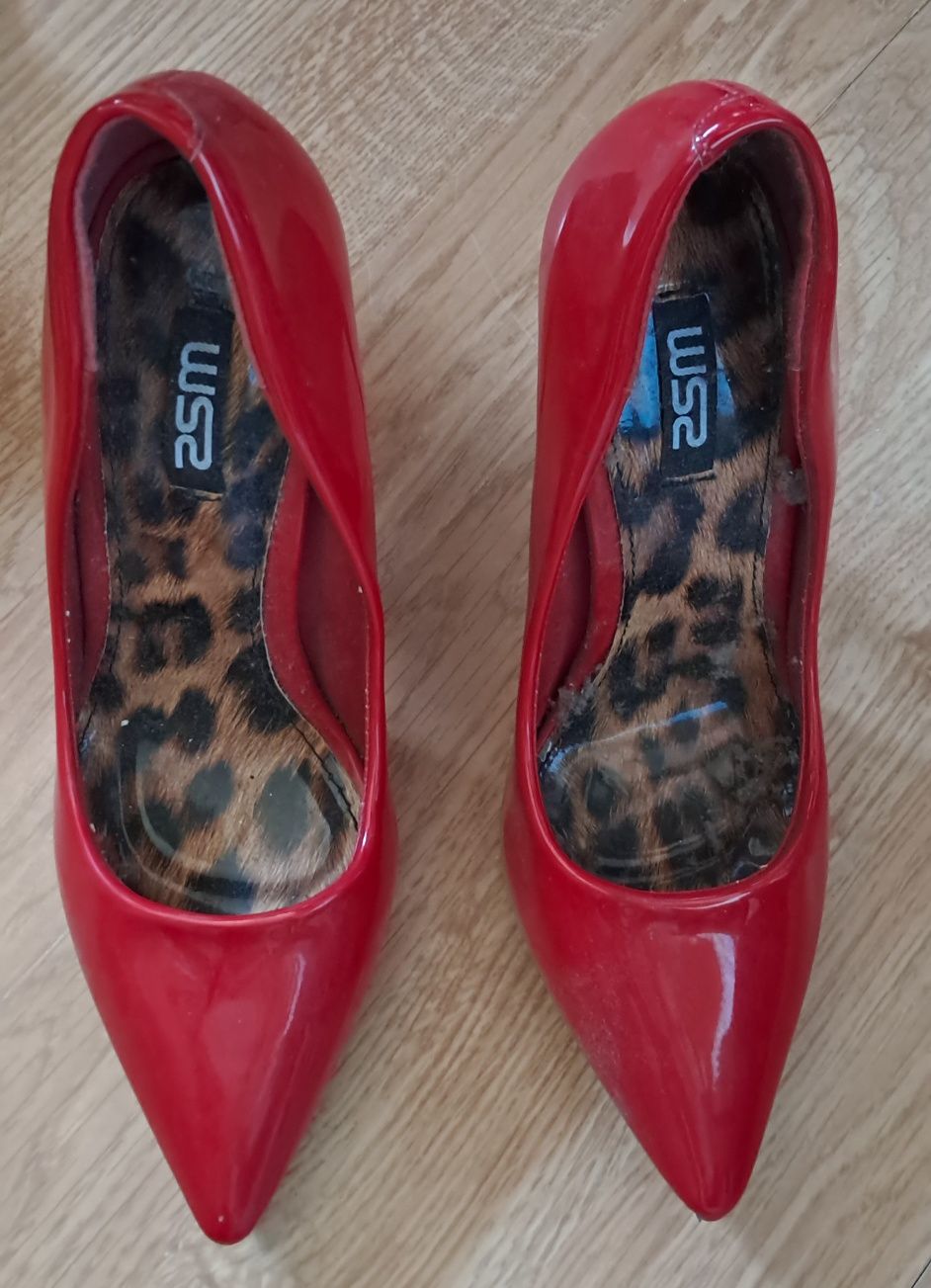 Sapatos femininos salto agulha