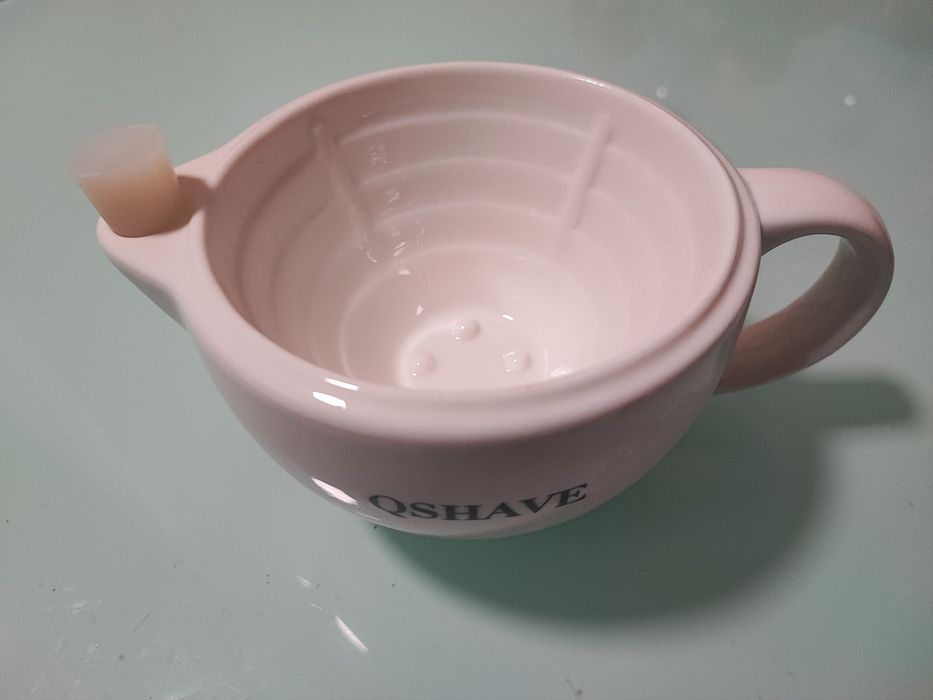 Tigela para barbear com água quente