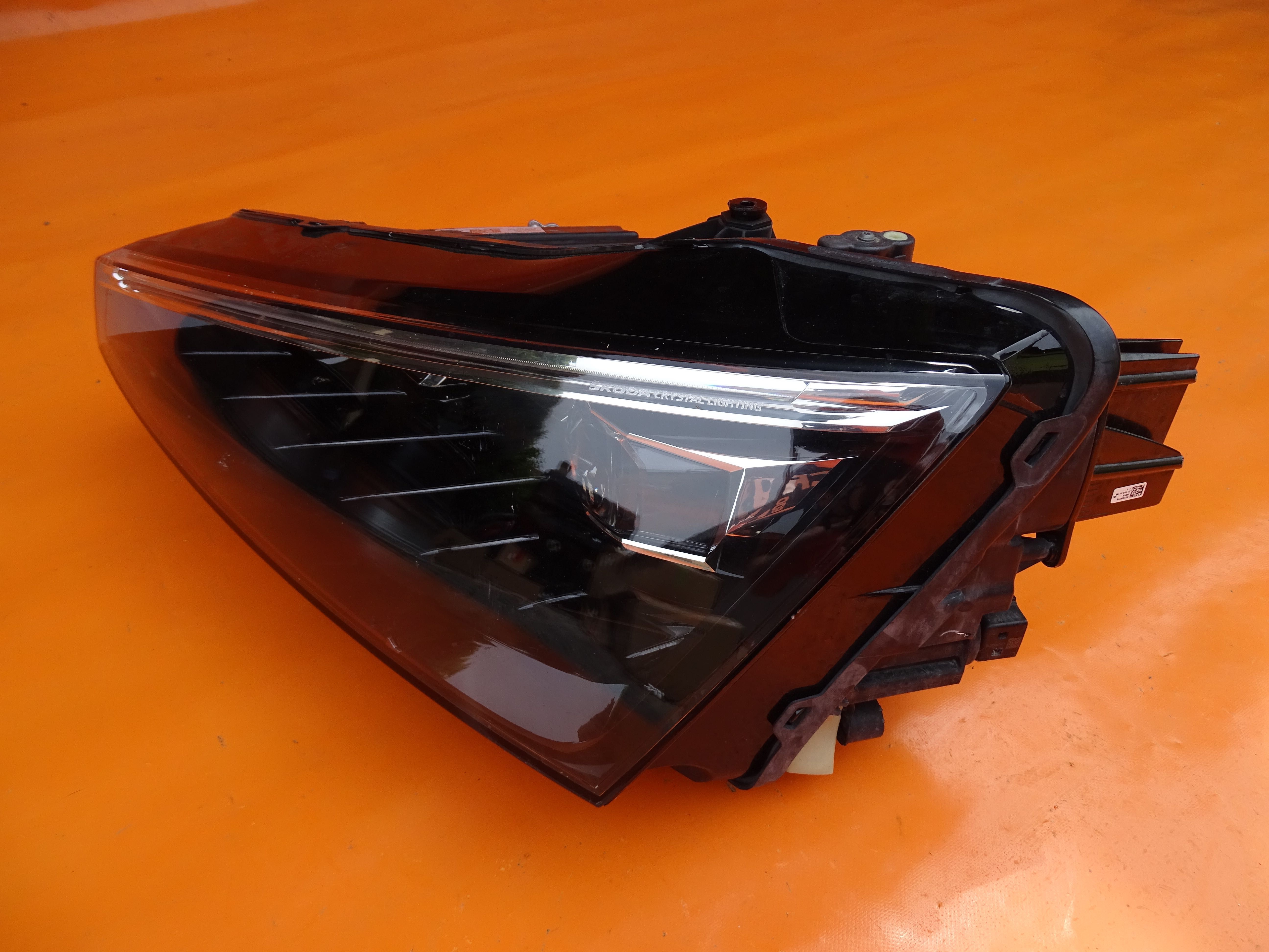 Skoda Scala Lampa lewy Przód Europa ładna