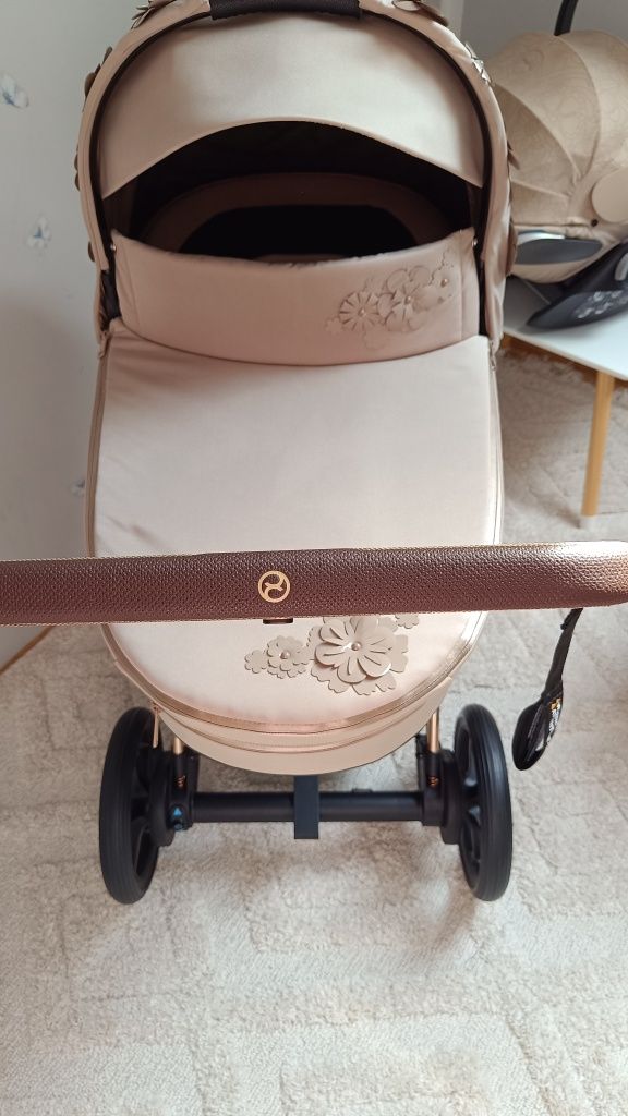 Cybex e Priam simply flowers beige 2w1
