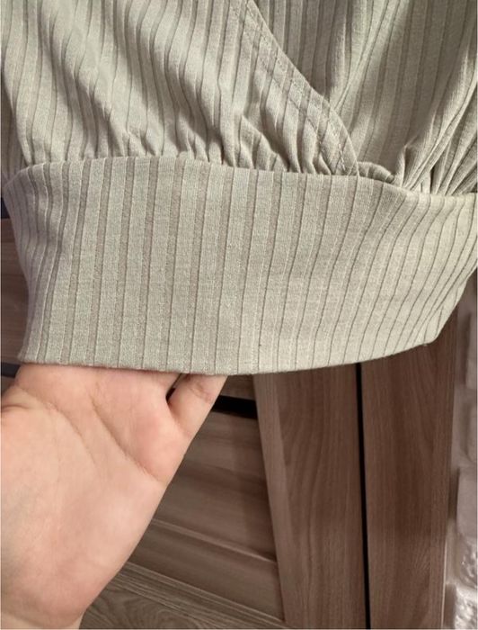 Продам кофтинку м-л misspap