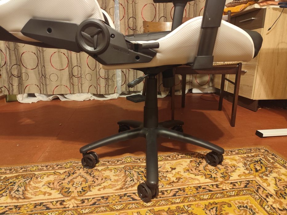 Кресло Thunderx3 tc5 all white