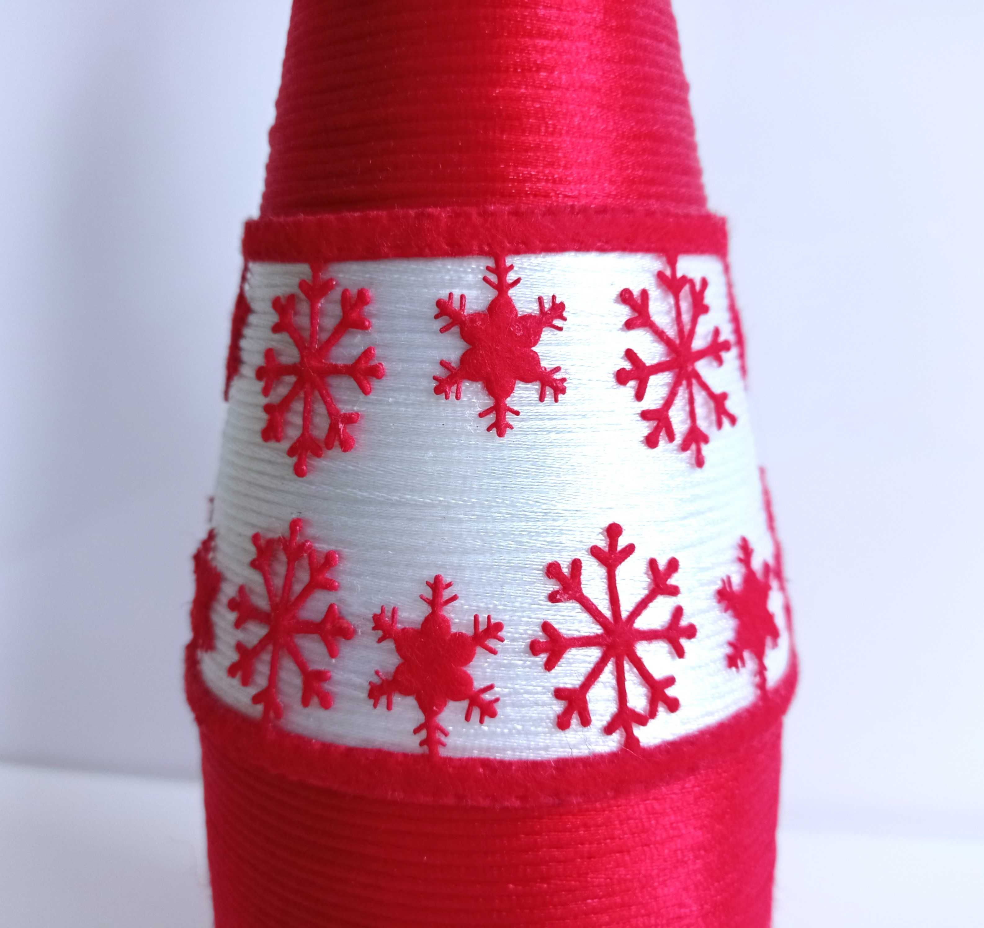 Butelka ręcznie zdobiona Boże Narodzenie Red Snowflakes 750 ml