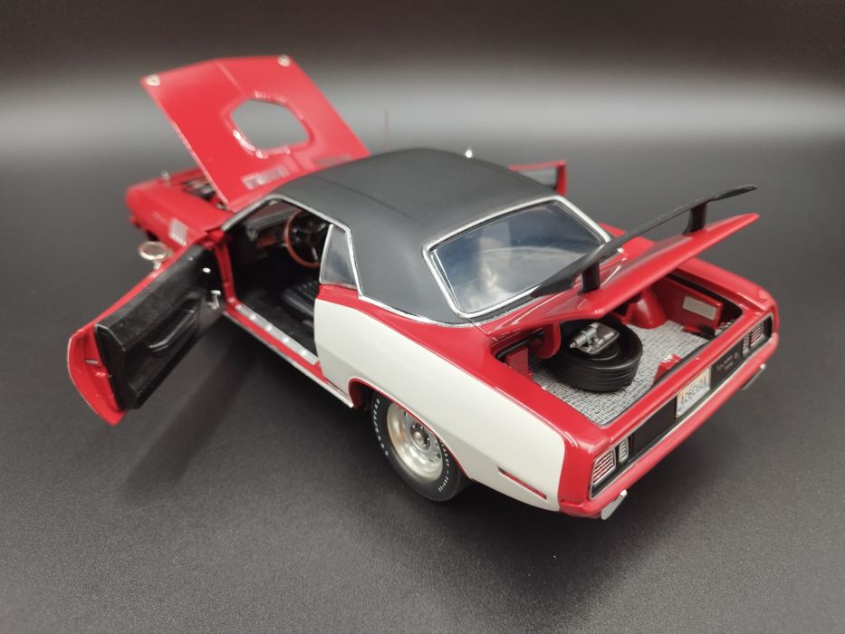 1:18 ACME 1971 Plymouth Hemi BarraCuda model limit 470/1230
