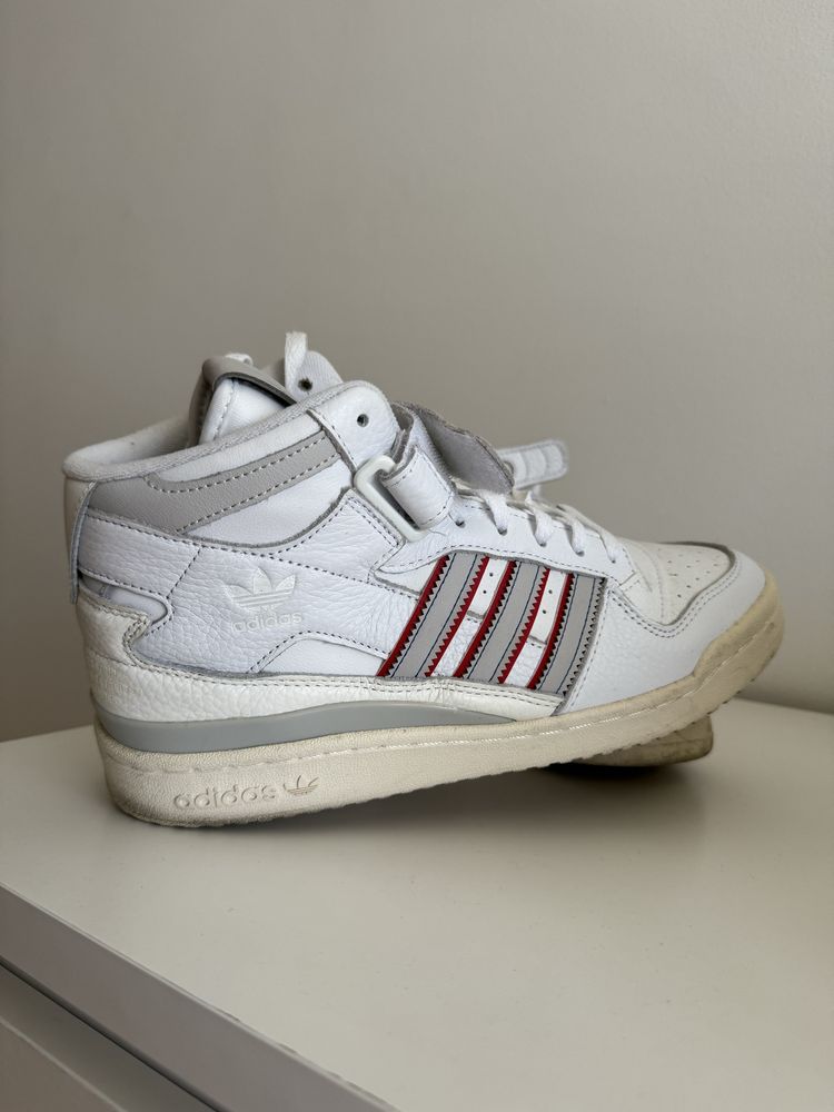 Tenis bota adidas 42