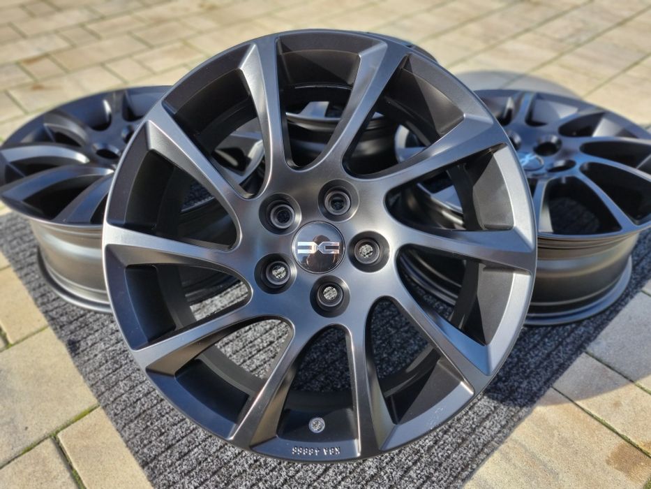 Dacia 17 " felgi aluminiowe 5x114,3 Duster Bigster Czarne