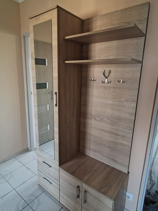 Sprzedam szafę na przedpokój