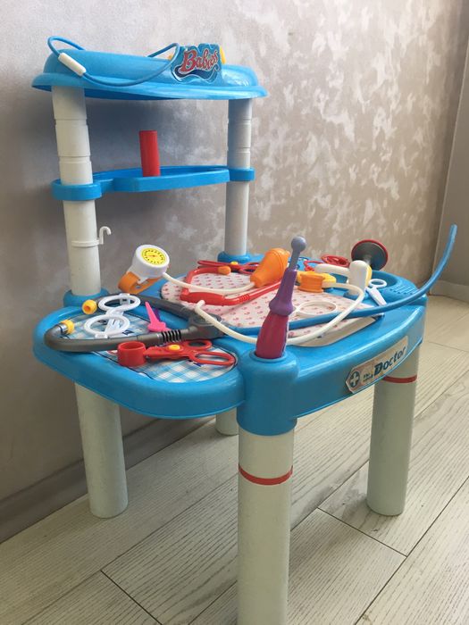 Продам детский столик набор для игры в доктора