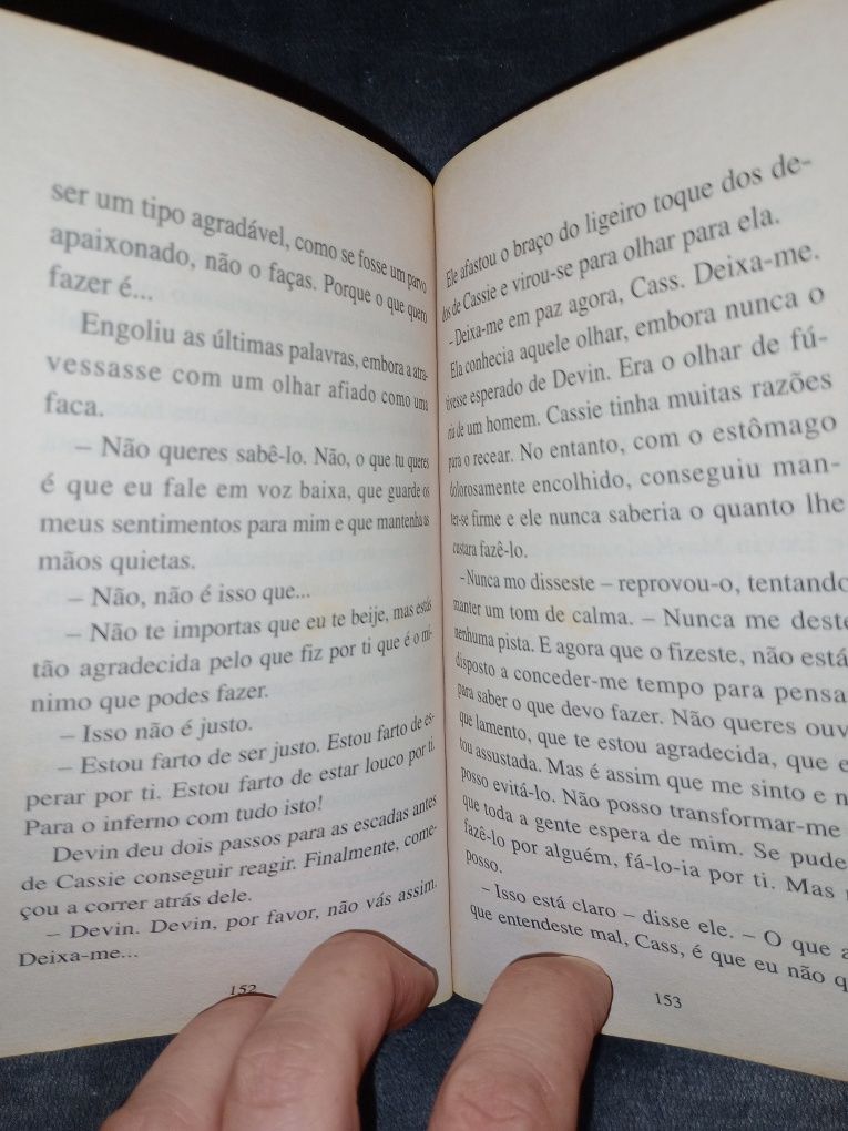 Livro " Uma longa espera "