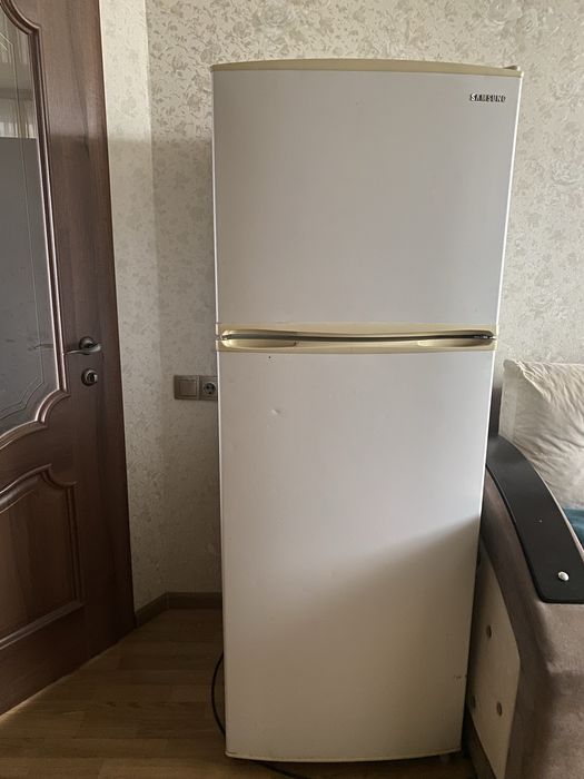 Продам холодильник Samsung