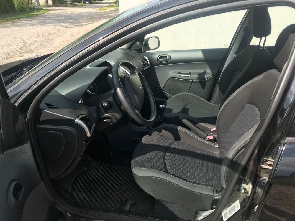 Peugot 207 1.4 2010