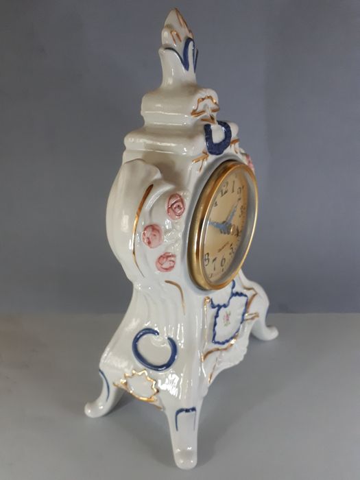 Porcelanowy zegar kominkowy Tajwan