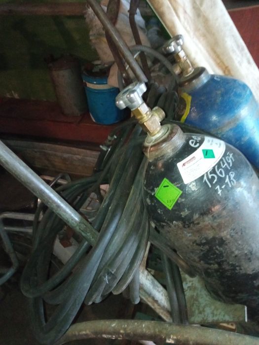 Продам балоны для газов ( кислород ,углекислота, оцетилен, пропан.)