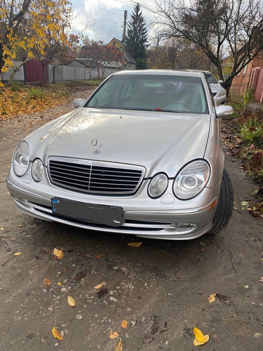 Mercedes-Benz Е500,у 211 кузові