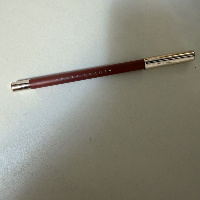 Fenty Beauty konturowka Riri