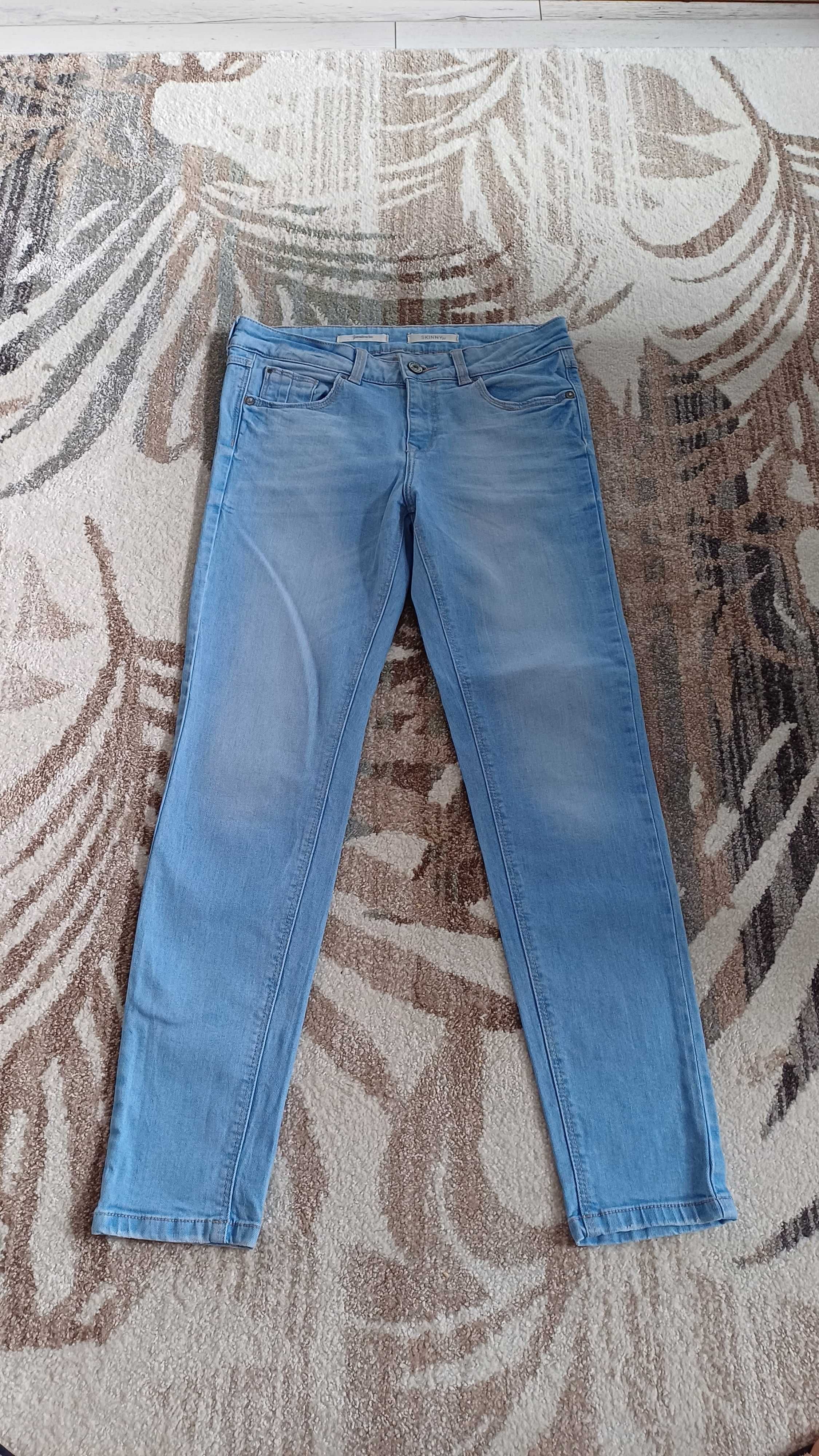 Jeansy skinny fit r.38 Stradivarius