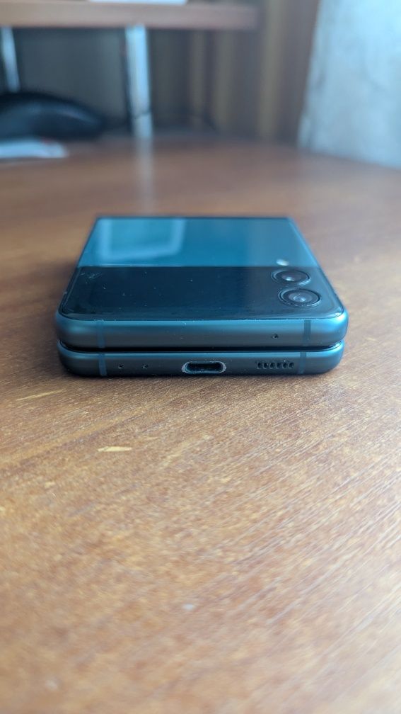 Samsung Galaxy Z flip3 5g