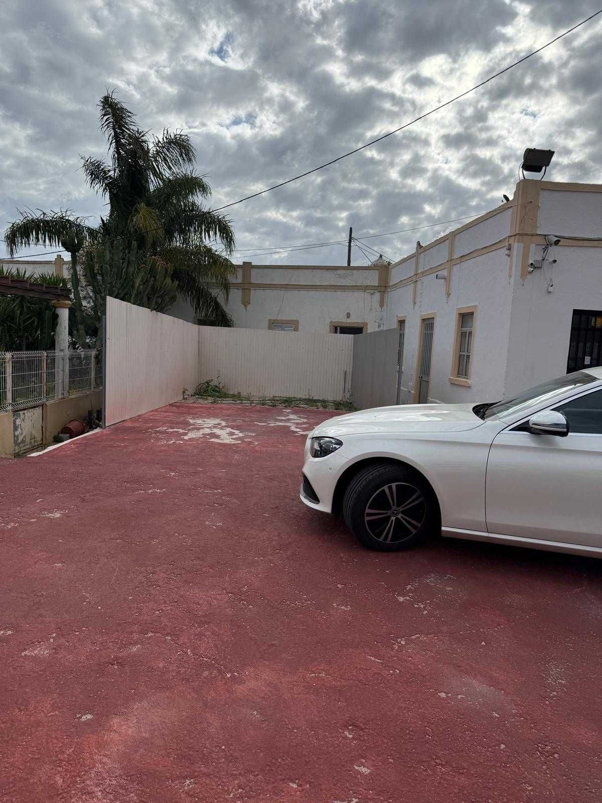 TRESPASSE - Loja na EN125 para muitos negócios - Alta visibilidade