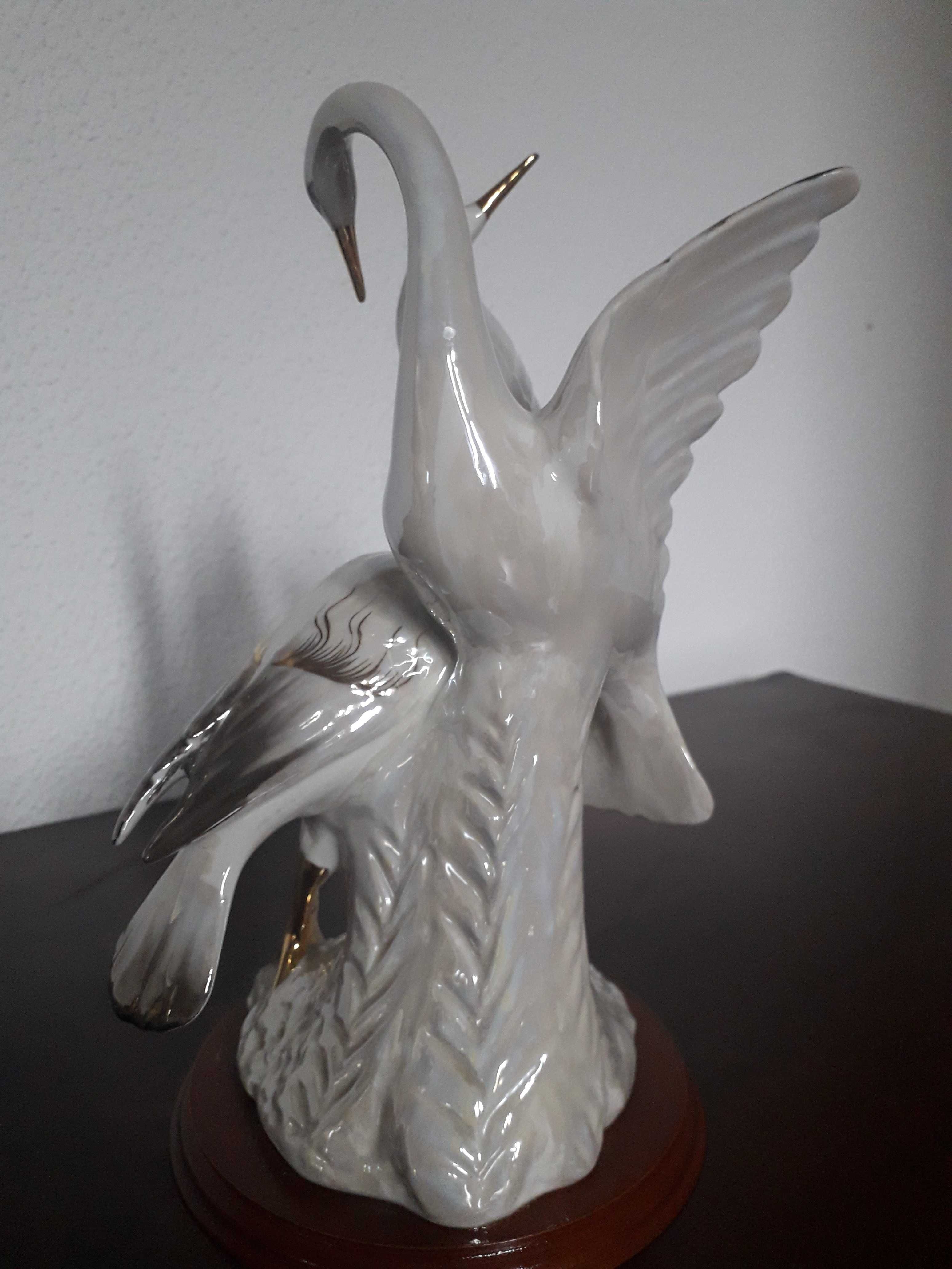 Estátua porcelana