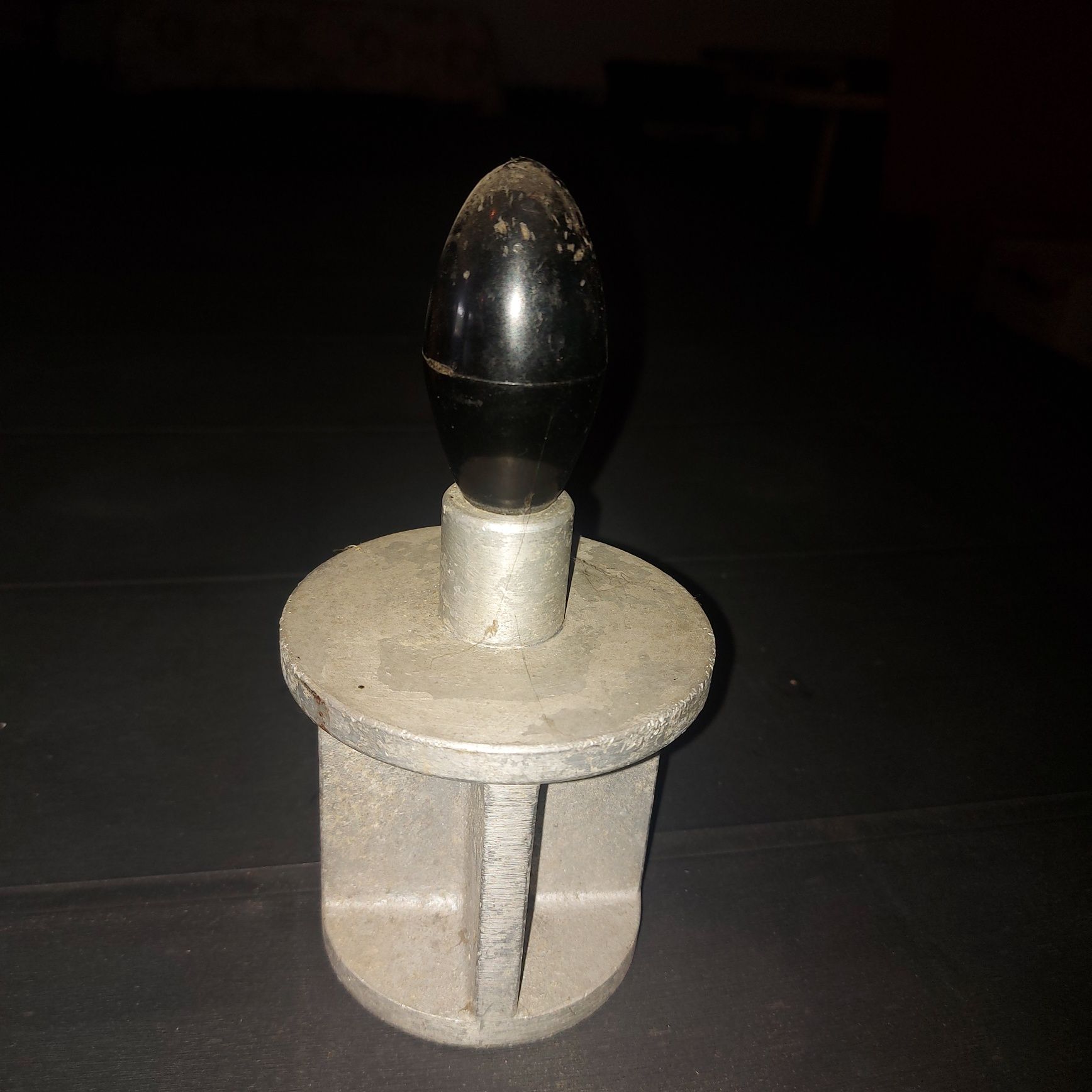 Pisa papéis em ferro