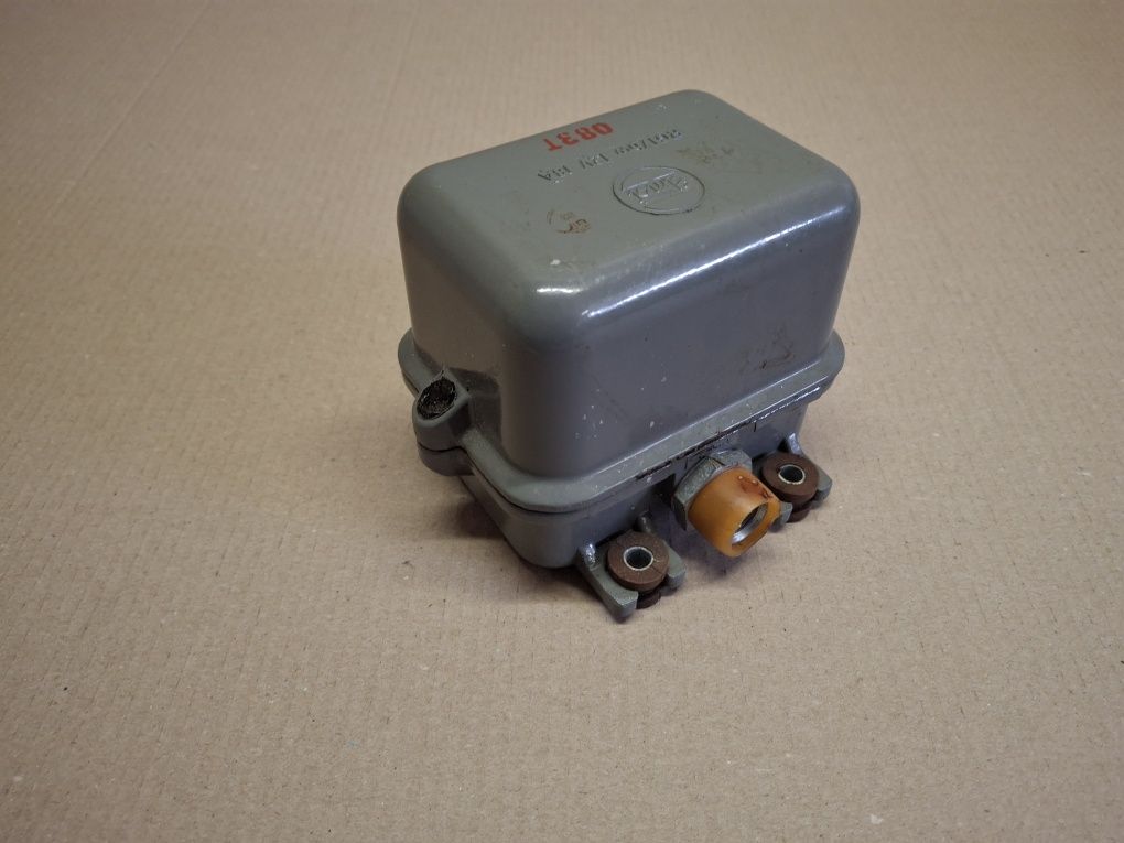Regulator napięcia prądnicy alternatora 12v