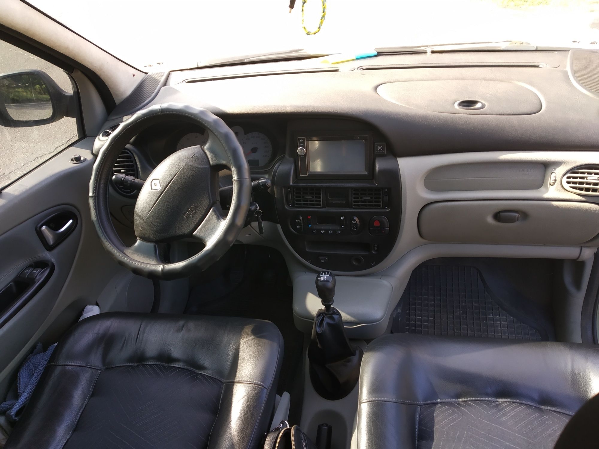 Продам своє авто Renault Scenic RX4