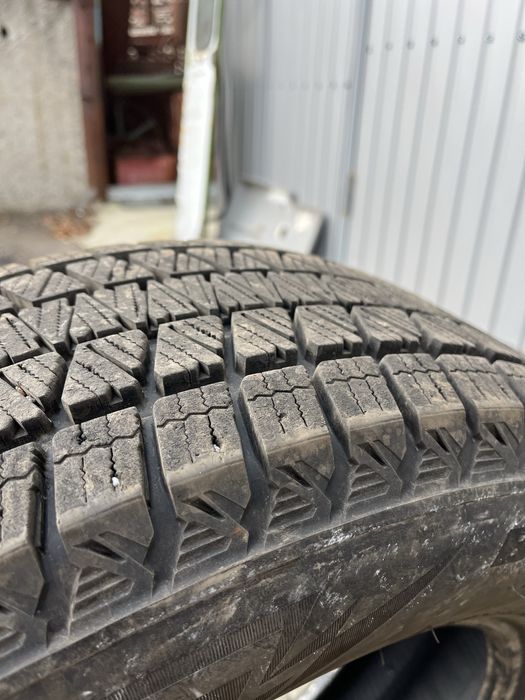Гума Bridgestone Blizzak 225/65/17
