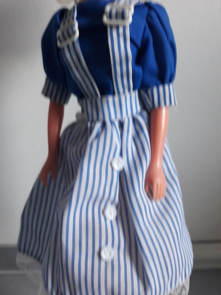 Lalki kolekcjonerskie typu Barbie, Betty Teen i Leslie