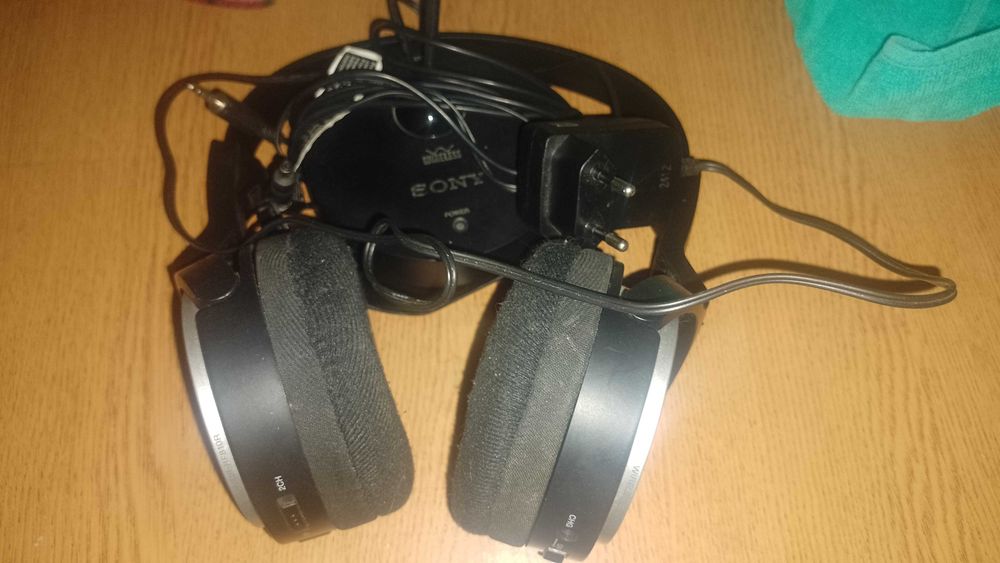 Продам наушники sony mdr-rf810r