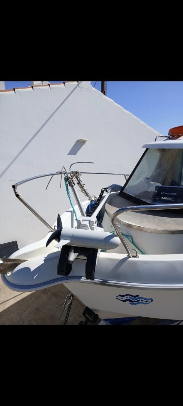 Barco dell quay 560