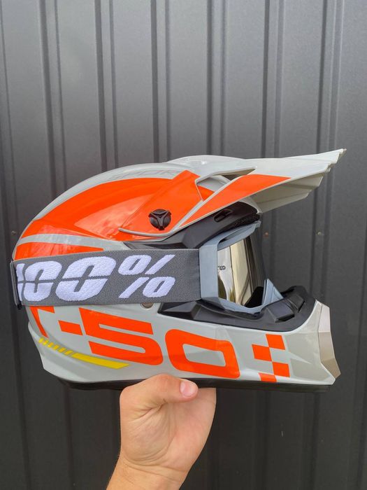 Кросовий шлем ендуро