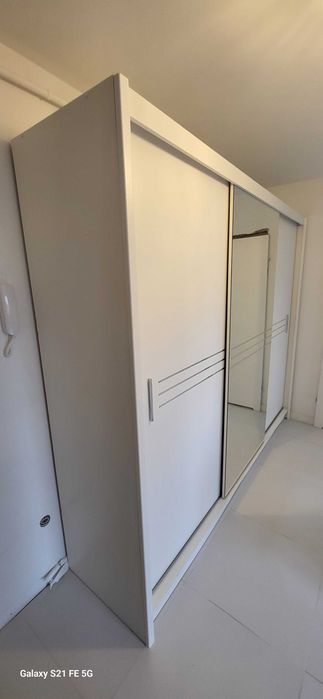 Szafa ubraniowa do przedpokoju, biała, z lustrem