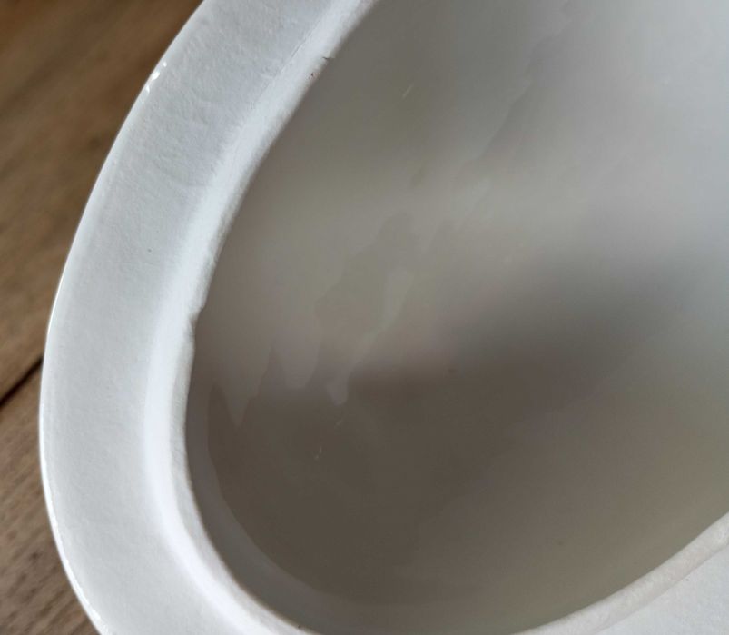 Antiga terrina pequena em porcelana Vista Alegre séc. XIX