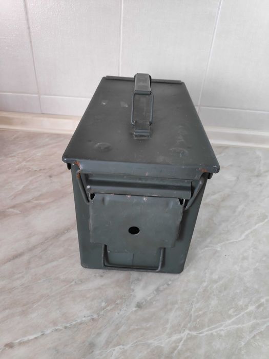 Ящик металевий, герметичний