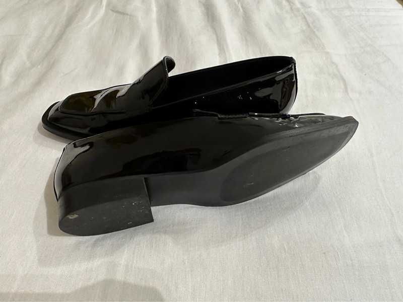 Sapatos da Máximo usados uma vez