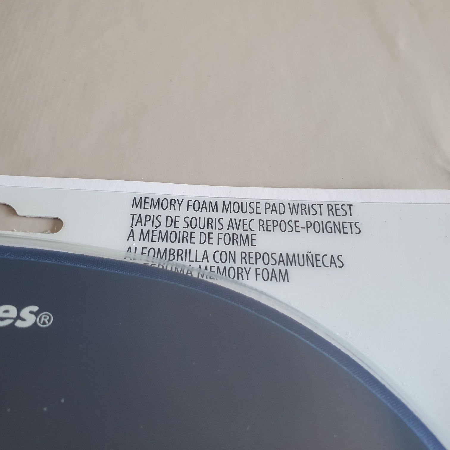Rato com fio  e tapete ergonómico novos