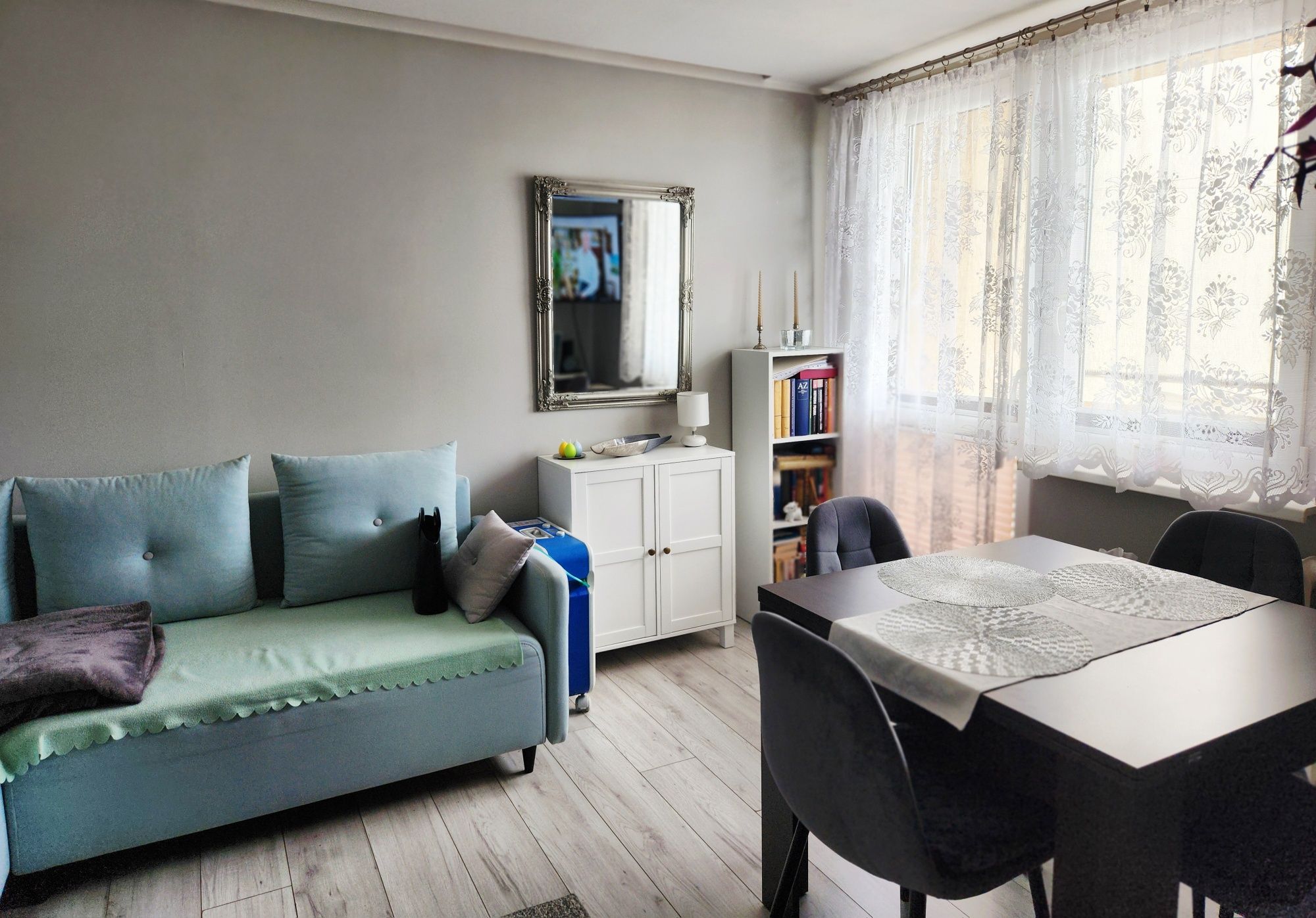 Przytulne 2 pokoje na IV piętrze z pięknym balkonem