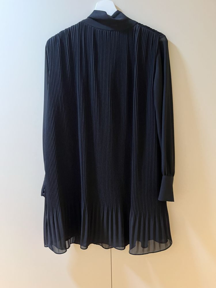 Vestido curto preto