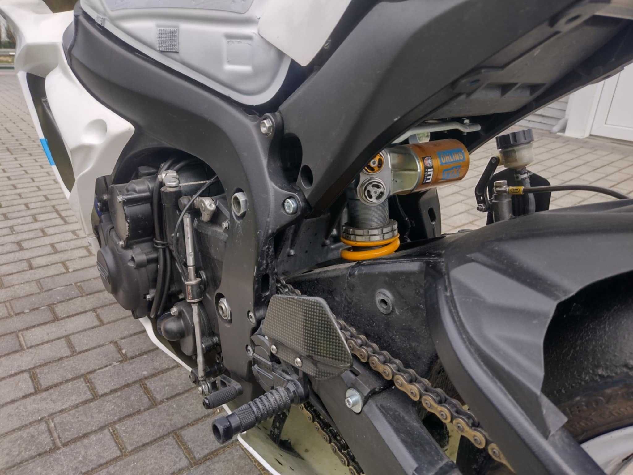 Suzuki GSXR 600 L5 2015 Ohlins tor torowka torowanie r6 zx6r