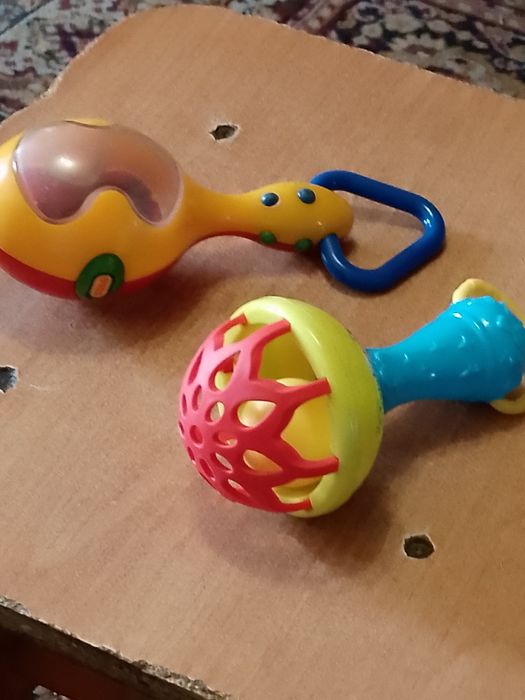Фирменные детские погремушки и подвески в коляску для малыша