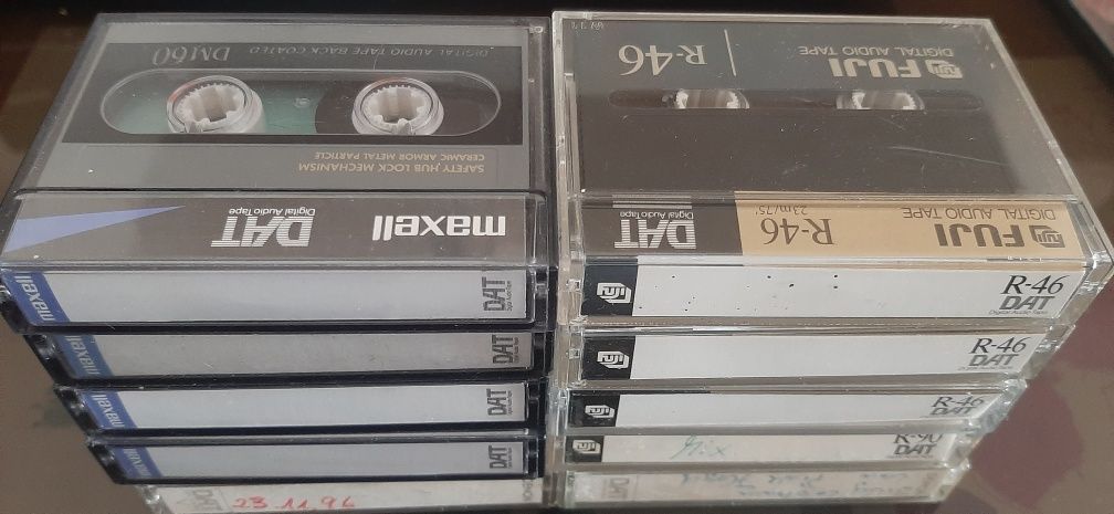 10 Cassetes DAT , FUJI, MAXELL, DENON