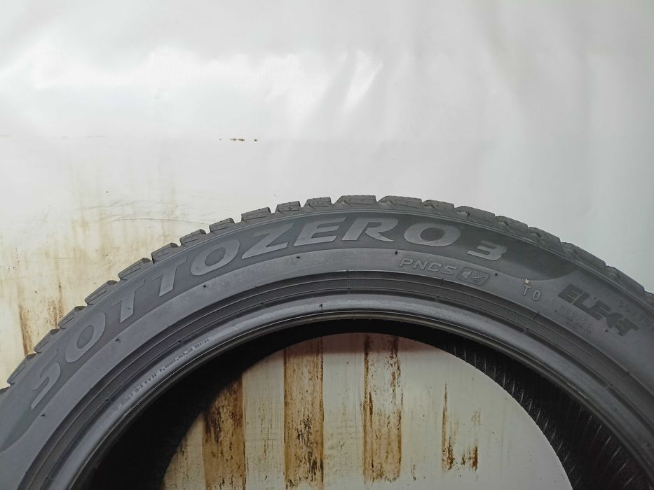 Pirelli SottoZero 3 235/45/18 23r. 98V 7,2mm (4675)