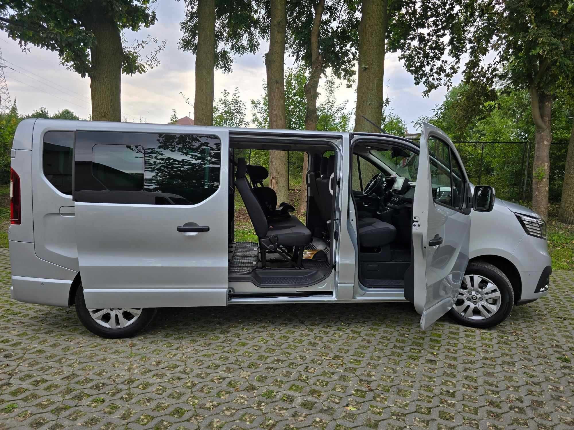 Wynajem busa 9-osobowego