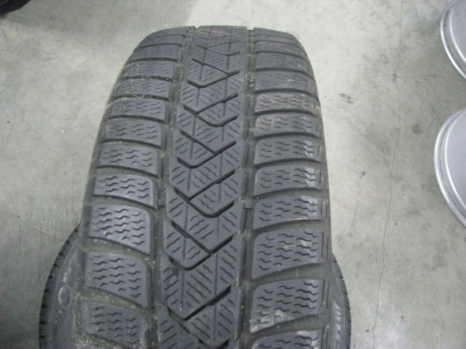 205/60R17 93H PIRELLI SOTTOZERO 3 ZIMA 1szt