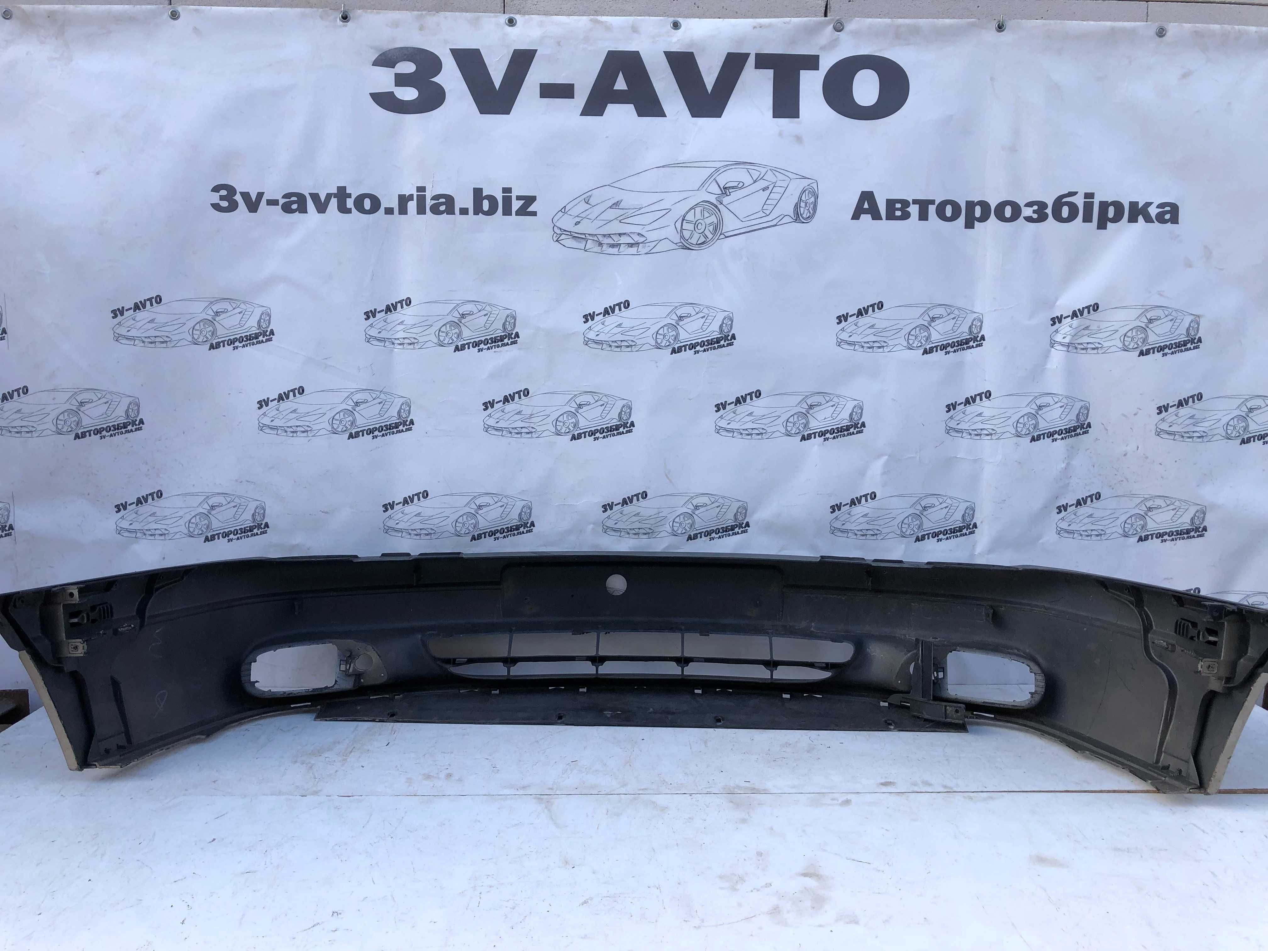Бампер передній передний Renault laguna 1 94-01 7700818801 В наявності