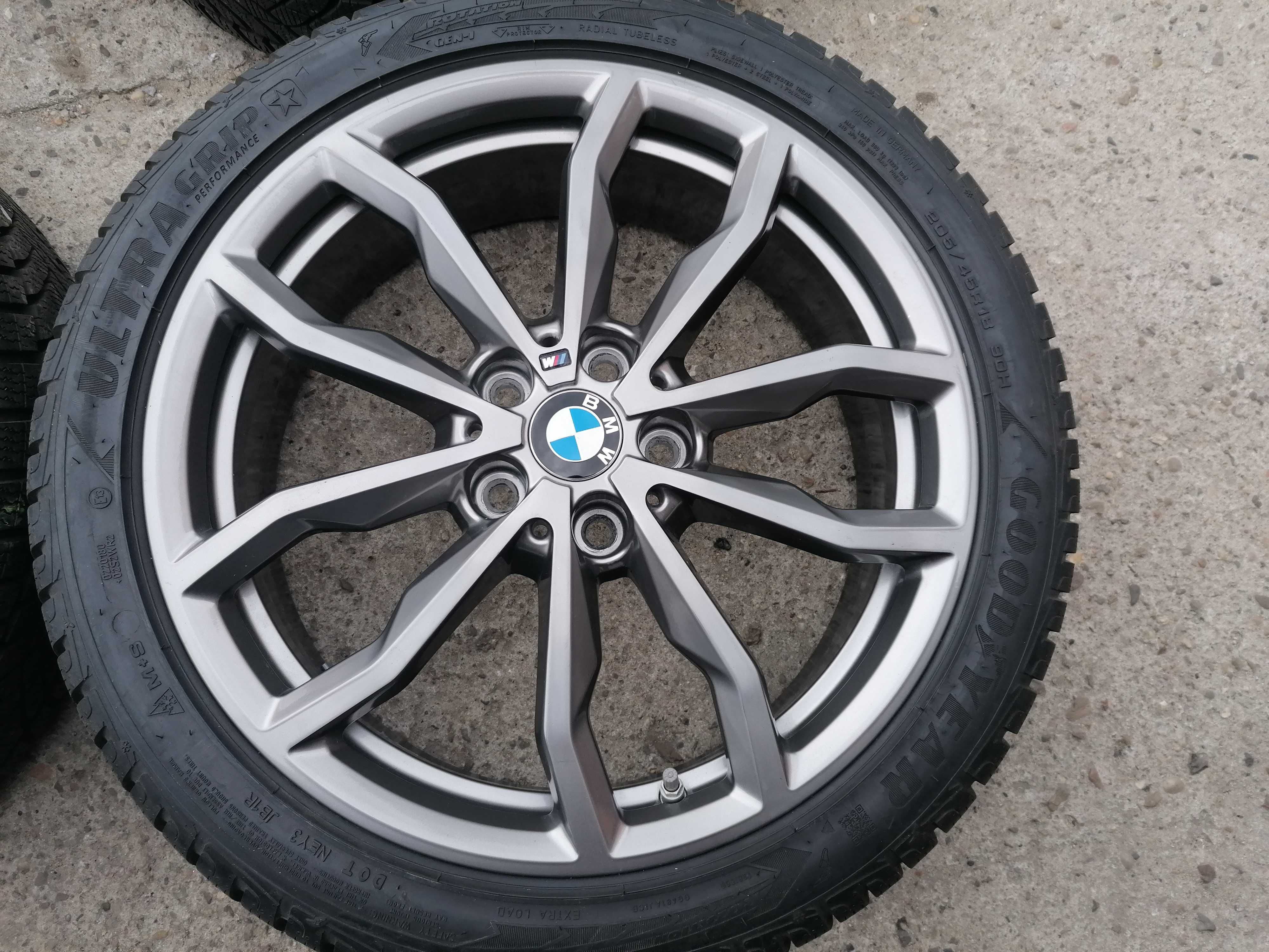 Koła zimowe 18" bmw 1 f40 f41 2 f44 m-pakiet Nowe  Opony