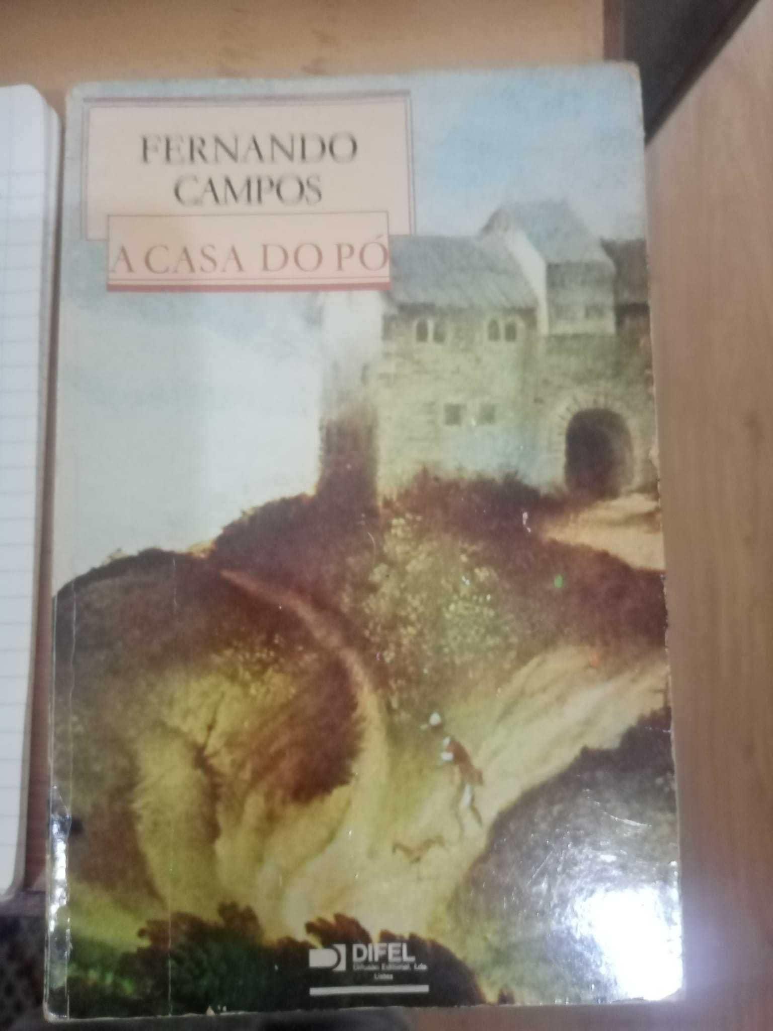 Romance A Casa do Pó, Fernando Campos